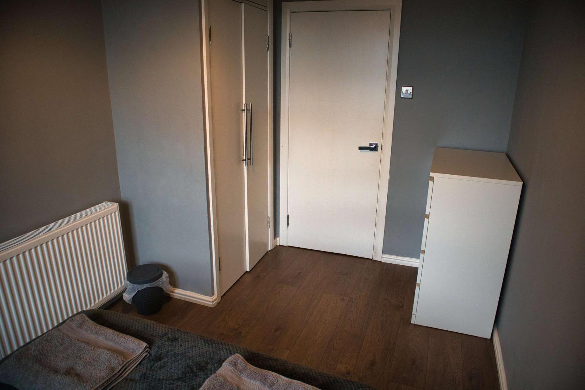 Beautiful 3-Bed Apartment At Swiss Cottage Londres Exterior foto